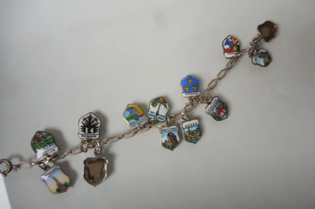 Schönes , altes Armband,  835 - 800 Silber mit 13 Anhänger , Stadtwappen