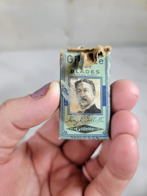 Vintage 1930's Gillette NEW GOODWILL DE Safety Razor  Clean! 12