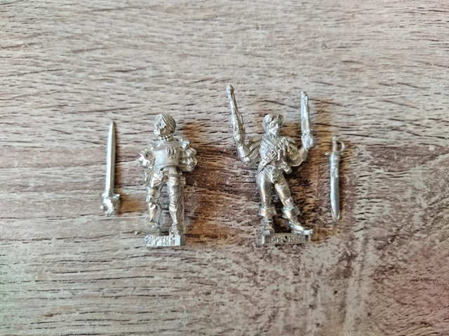 Figurine Warhammer Empire - Captain OOP Metal - WFB TOW Années 90/00 - Non Peinte