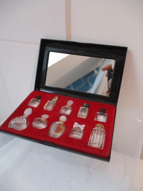 Les Meilleurs Parfums de Paris （一本なし。） LES MEILLEURS PARFUMS DE PARIS Coffret Miniature de parfum de
