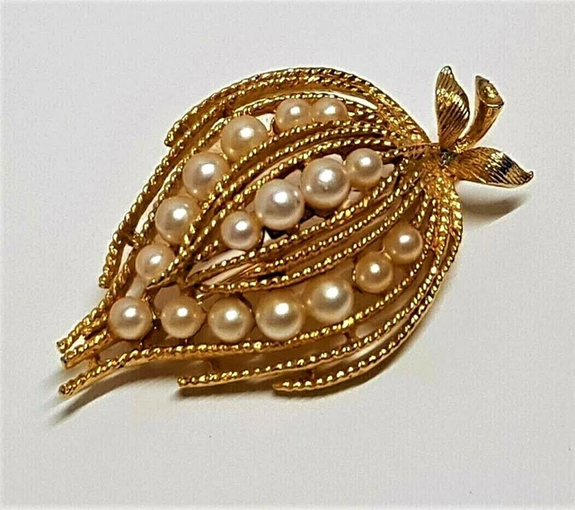 Broche Vintage Fleur Signée DFA – Métal Doré Texturé – Occasion En Bel état