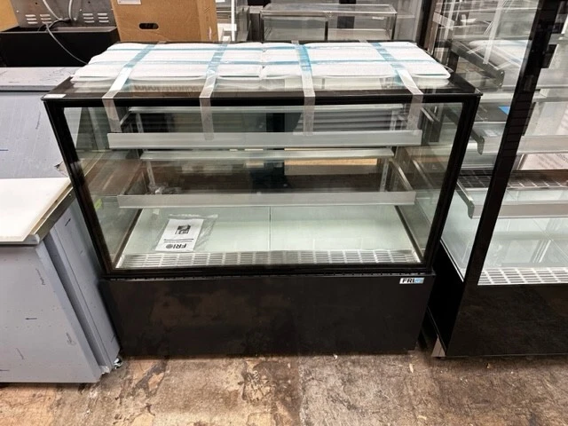 ***NEW*** Frio Bakery Display Case 4'