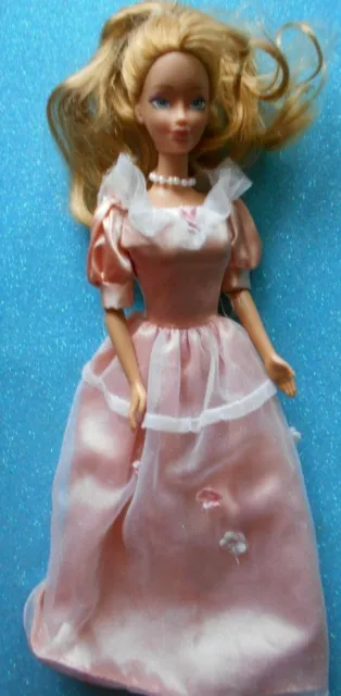 2001 BRATZ Doll Light Chatain, Scottish Mini Skirt (24cm)