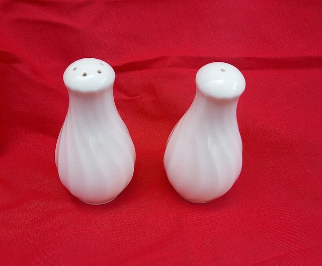 Wedgwood Candlelight. Sale E Pepe Set