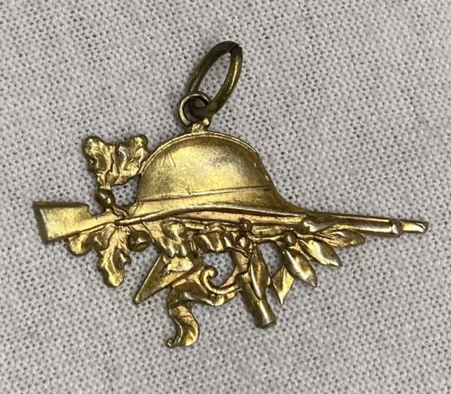 France 1910´ First War World Helmet & Rifle Design Beauty Pendant Military