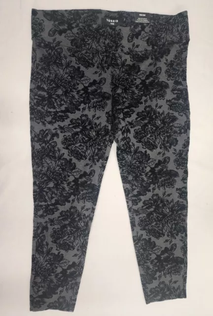Torrid NWT Pixie Pant Size 2 XXL Floral Gray And Black Pant