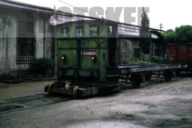 35mm Slide ITALY FS Italy Railways Diesel Loco 208 005 Cagliari 1973 Original SC