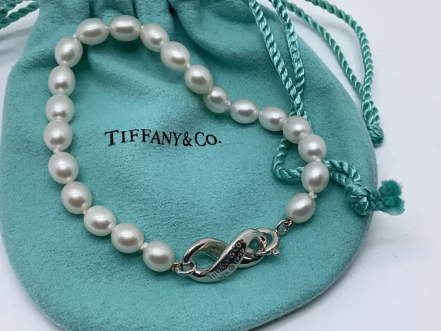 Tiffany & Co Vintage 1999 Pearl & 925 Silver Infinity Clasp Bracelet