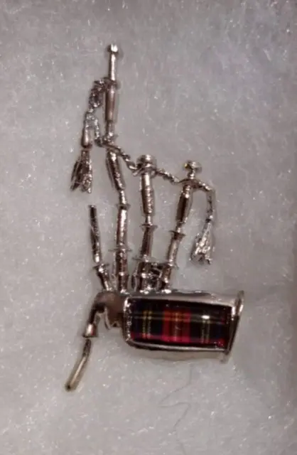 Stewart Tartan - Dudelsäcke Reversnadel Abzeichen - silberfarbenes Metall - Schottland - 4 cm