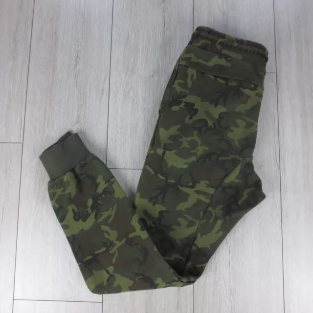 Jogging camouflage outlet femme nike
