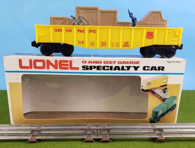 New Old Stock Lionel Animated Gondola Specialty Freight Car Hobo & Cop  #6-6201