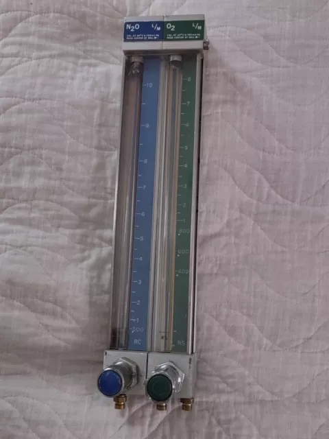  Flow regulators/ Flowmeters for Oxygen and Nitrous Oxide