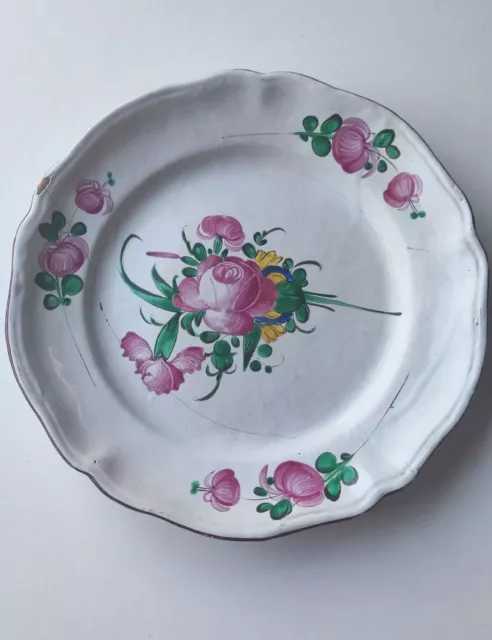 RARE  ancienne ASSIETTE XIXe / XVIIIe  FAIENCE DES ISLETTES fleurs roses  - 30cm