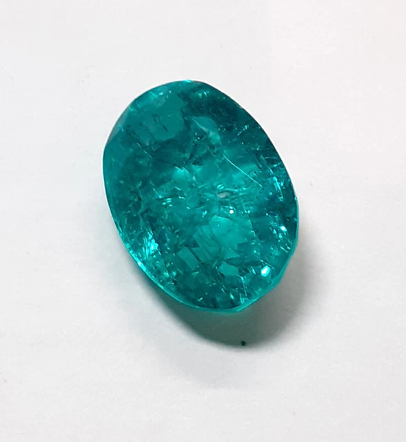 Quartz cabochon taillé émeraude pierre fine gemme reiki chakra