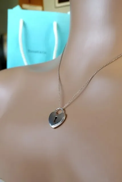TIFFANY & Co. Medium Keyhole Heart Lock Pendant Necklace in Sterling 18" 6.9g