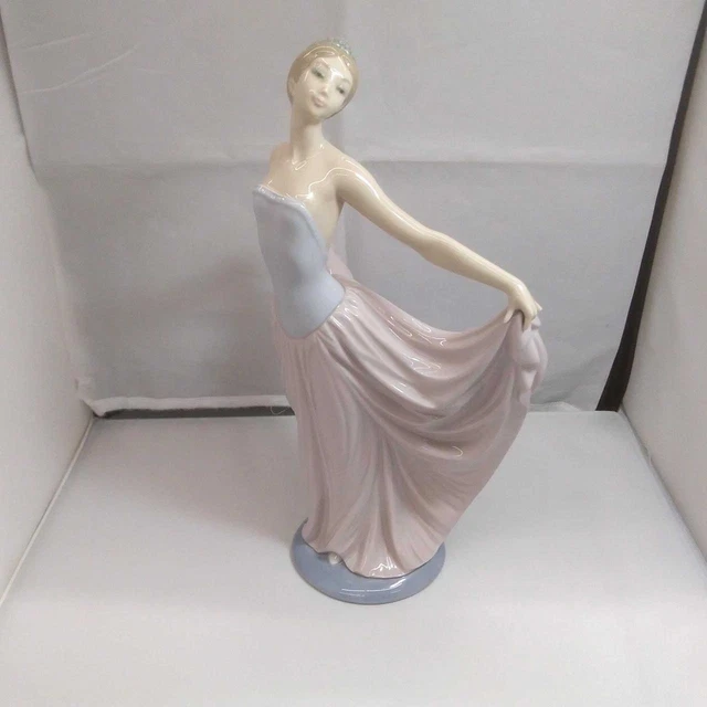 Dancing Girl Model No.  B7 J LLADRO  Good 907FB