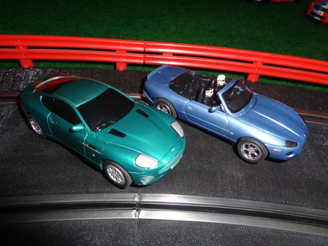 Carrera Go James Bond ! Lot De 2 Vehicules...jaguar-Aston Martin.....!