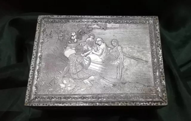 Boîte Coffret À Bijoux dans le style de Aldigier ou Wicker
