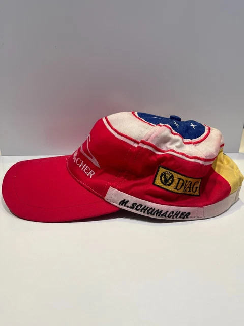152- Casquette MICHAEL SCHUMACHER FERRARI non signée mis en