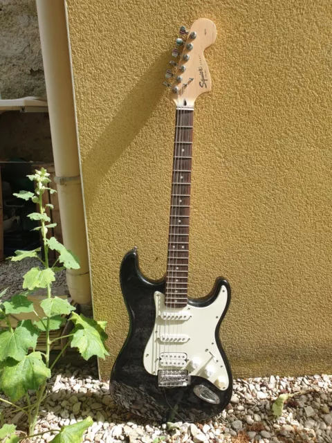Guitare électrique Fender Squier Bullet Strat