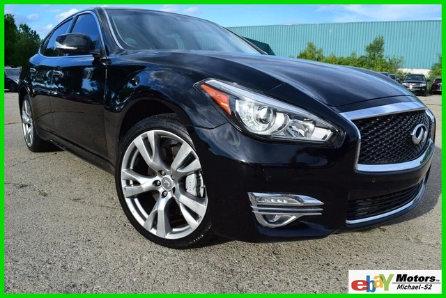 2017 Infiniti Q70 AWD PREMIUM-EDITION(HEAVILY OPTIONED) 2017 Infiniti Q70 AWD PREMIUM-EDITION(HEAVILY OPTIONED)