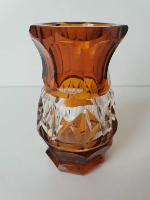 Magnifique vase en cristal de Bohème blanc et marron aux tendres reflets ambrés
