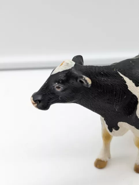 Schleich  D-73527 Holstein Cow Dairy Breed Model Toy Cow  2007 Black And White 2