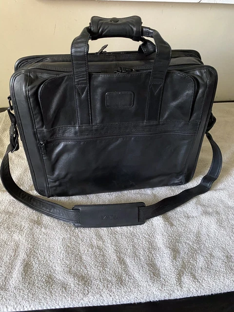 Tumi 17” Soft Black Leather Laptop Briefcase Shoulder Messenger Bag Satchel
