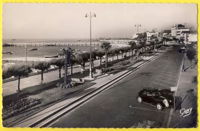 cpsm 33 - ARCACHON (Gironde) La Promenade et la Jetée Thiers VOITURE TRACTION