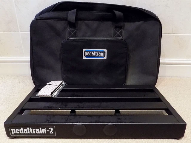 Pedaltrain Pt-2 Guitar Pedal Board 4 Rail With Soft Case *Broken Zip On Case*