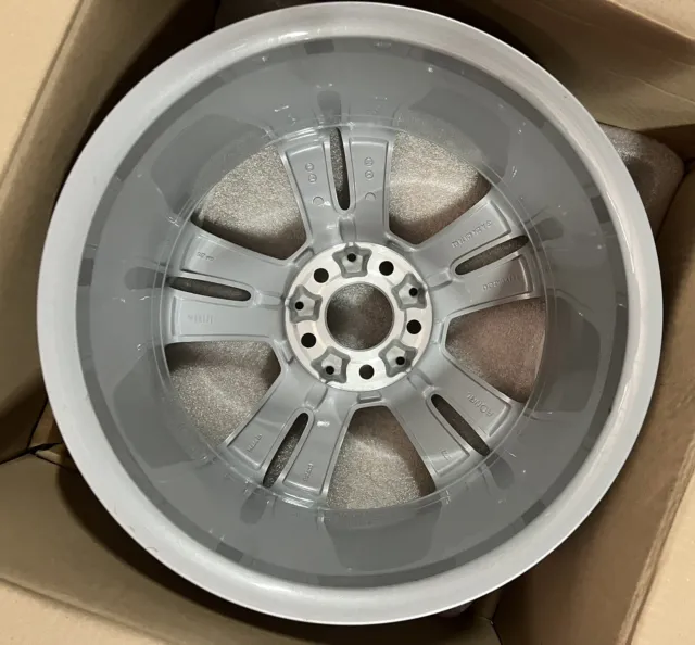 Cerchi In Lega Mercedes-Benz A2044017602 da  17" Cerchio Argento NUOVI ORIGINALI 3