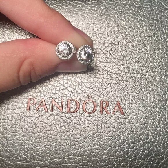 *BRAND NEW* Genuine Pandora Silver Classic Elegance Stud CZ Earrings 296272CZ