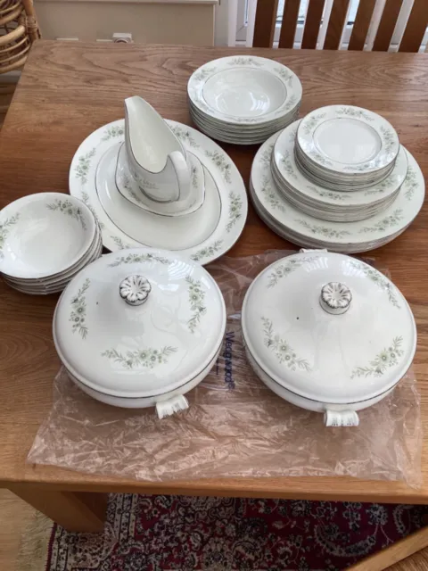 Vintage Wedgewood Westbury Bone China Dinner Service 34 Pieces R4410 2