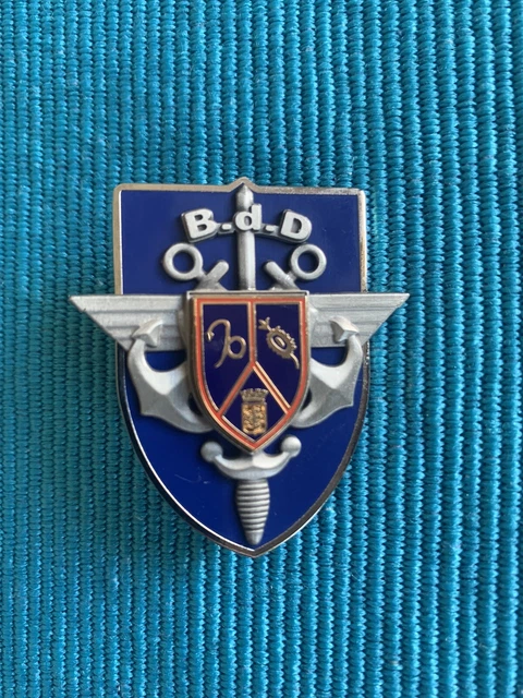 INSIGNE METALLIQUE-&PUCELLE& DE L'emsd De Metz EUR 15,00 - FR