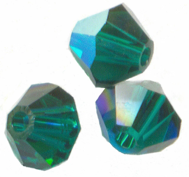 site parisien  40 PERLES TOUPIES SWAROVSKI    5mm   EMERALD AB