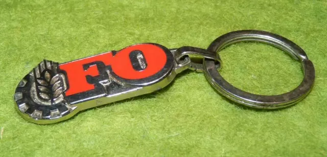 Ancien porte clés en métal émaillé  syndicat FO Force Ouvrière  Keyring  Llavero