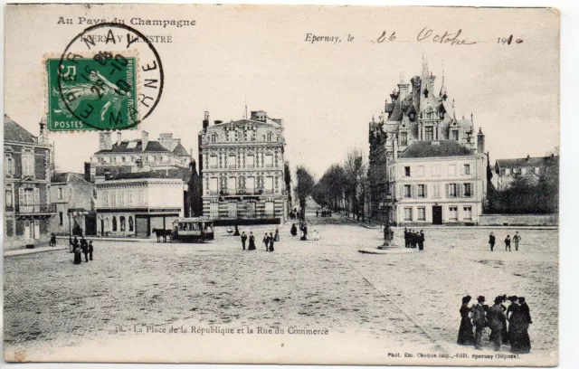 EPERNAY - Marne - CPA 51 - tramway CBR - Place de la république - tramway cheval