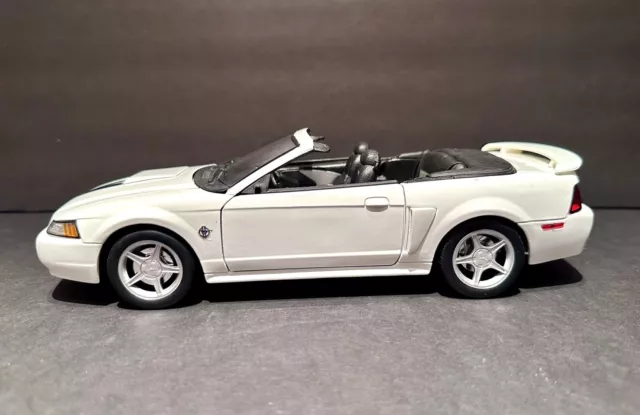 Maisto 1999 Ford Mustang GT Convertible 35th Anniversary Edition Scale 1:18 READ