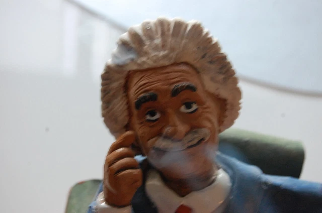 Albert Einstein raucht der Kopf, Räuchermann, Keramik 20 cm hoch