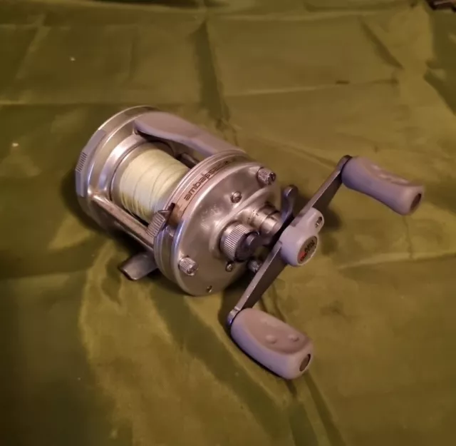 Vintage ABU Garcia 520 Auto-Spin Closed Face Fishing Reel-Made in