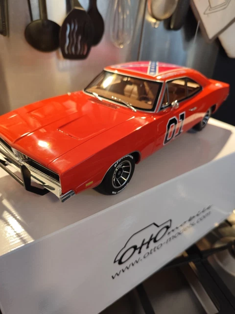 Dodge Challenger R/T Plum Crazy 1970 1/12 OTTOMOBILE G083