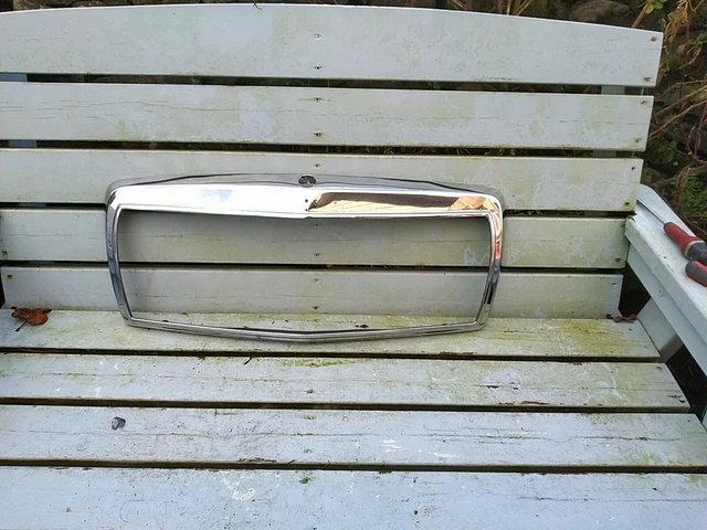 MERCEDES-BENZ W201 190E Bonnet Grill Frame Chrome £75.00 - PicClick UK