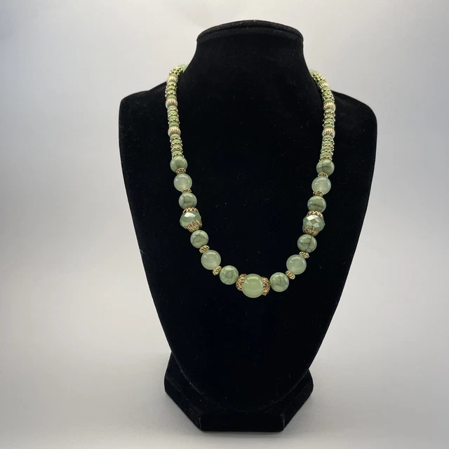 Green Jade Beaded Necklace Gold Tone Vintage Jewelry Gemstone Glass Crystal