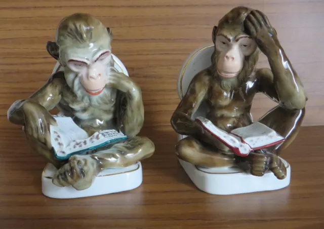 Buchstützen Affen mit Buch Schimpanse Monkey Porzellanfigur Porzellan Figur Affe