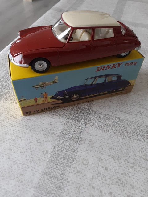 dinky toys citroen  Ds19 capot et coffre ouvrant 4