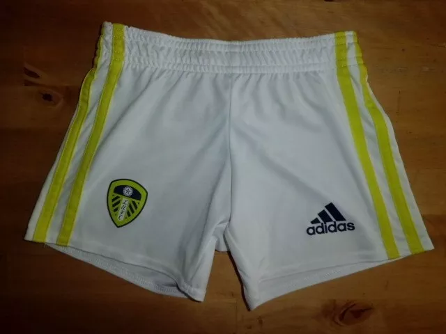 Leeds United Adidas Heimfussballshorts 2021/22 - Baby/Kleinkind, 18-24 Monate