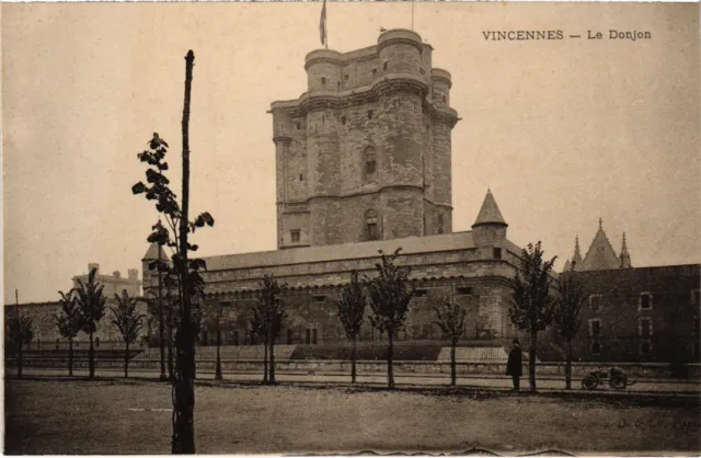 CPA Vincennes Le Donjon (1347303)