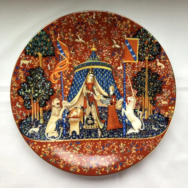 Vintage 1977 La Dame a la Licorne Haviland Limoges France Plate No 1