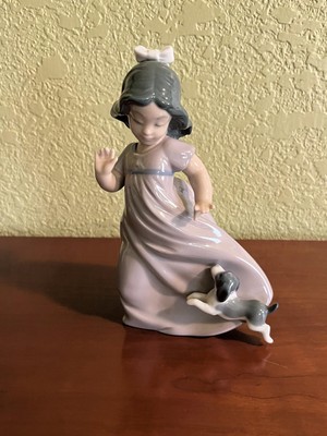 Nao Lladro Figurine Daisa Girl Playing with a Puppy