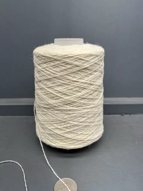 WVSE500 Filato bouclè in lana merino e seta color bianco naturale